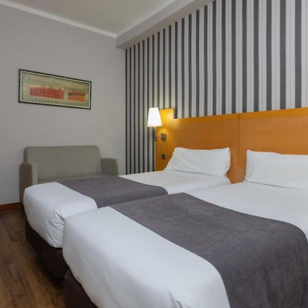 Hotel Lyon Barcelona Exteriör bild